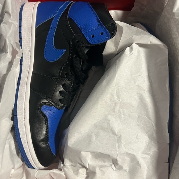 Air jordan retro 1 royals to sell 259$ used like new with box 9.5 men - Picture 3 of 5